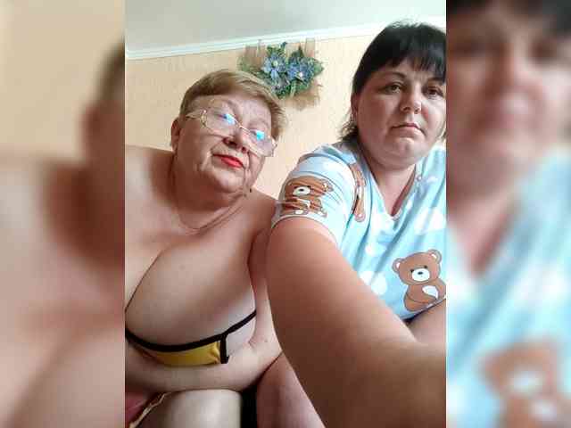 Model: SweetLenaandNatalia