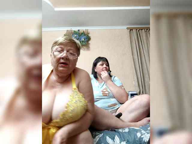 SweetLenaandNatalia webcam
