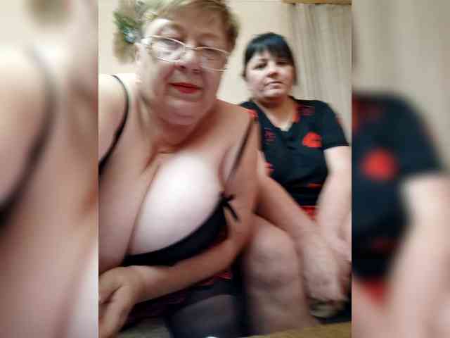 SweetLenaandNatalia webcam