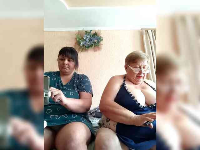 SweetLenaandNatalia webcam