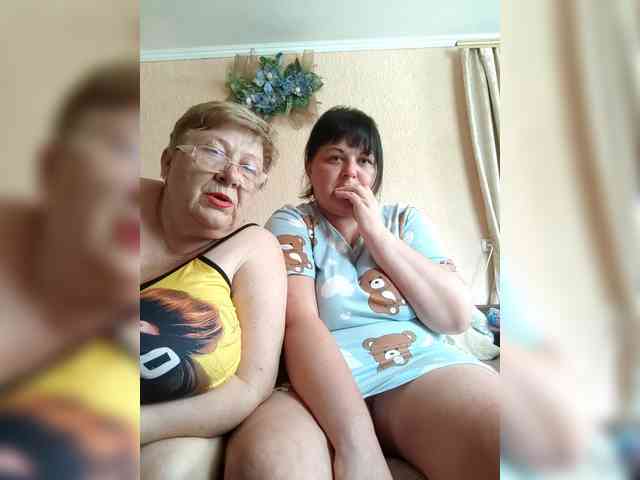 SweetLenaandNatalia webcam