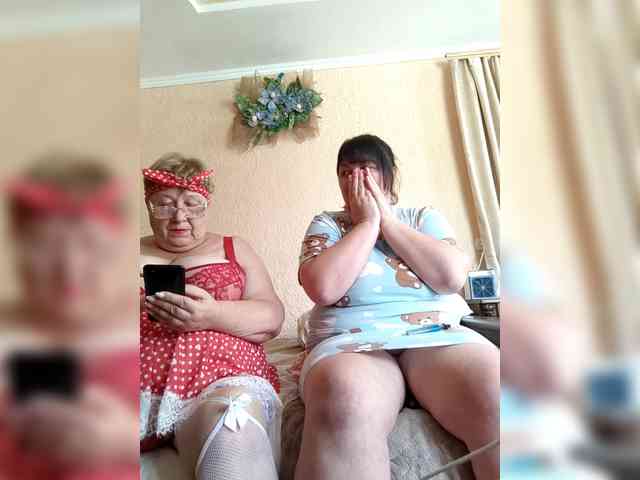 SweetLenaandNatalia webcam