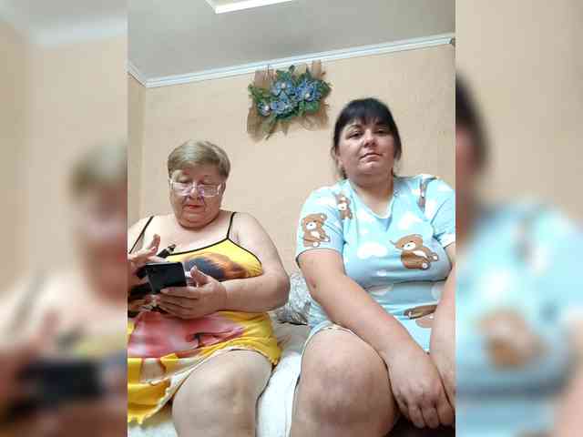 Model: SweetLenaandNatalia