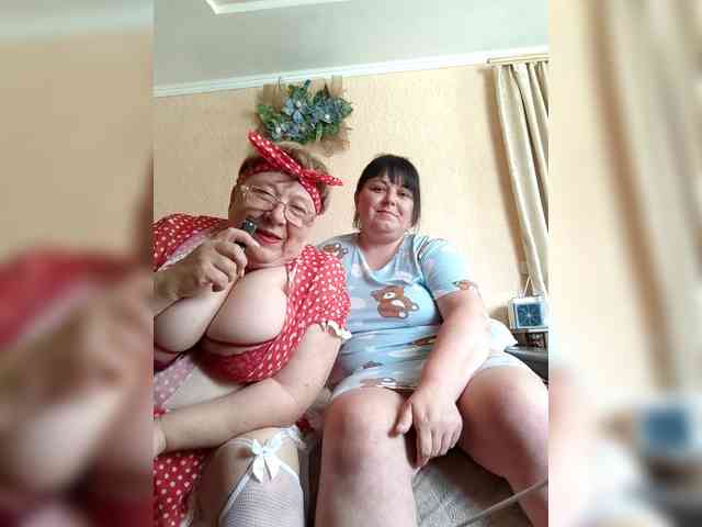 SweetLenaandNatalia webcam