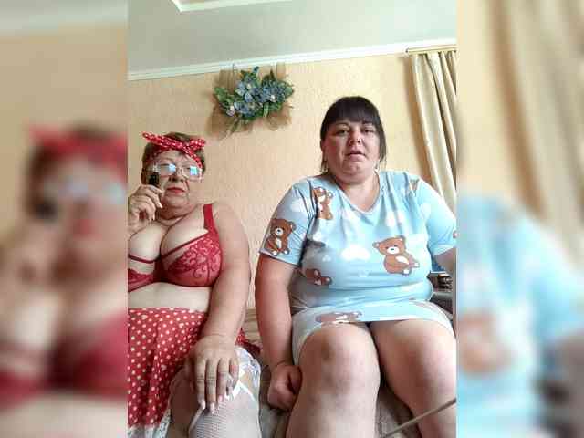 SweetLenaandNatalia webcam