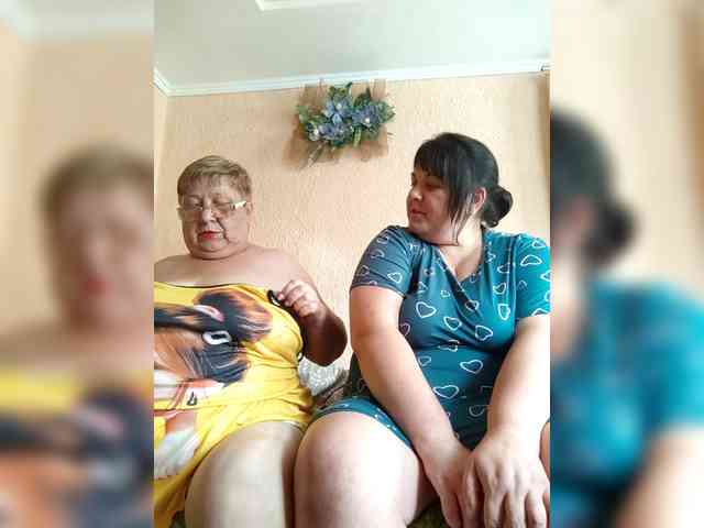 SweetLenaandNatalia webcam