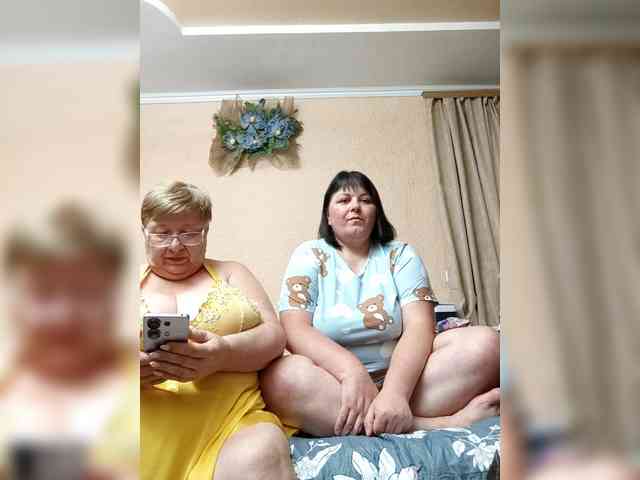 SweetLenaandNatalia webcam