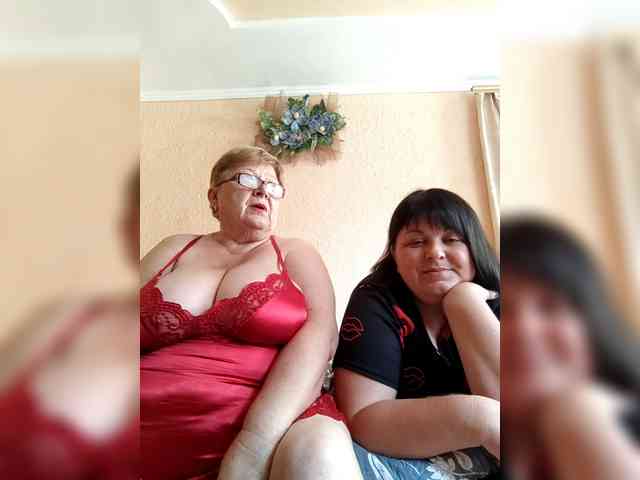 SweetLenaandNatalia webcam