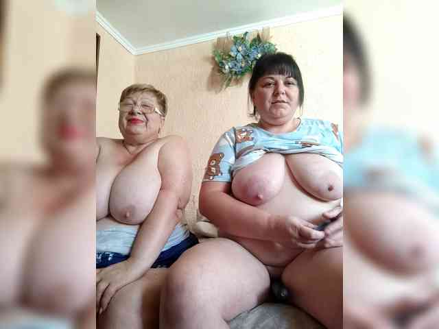 Model: SweetLenaandNatalia