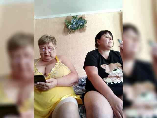 SweetLenaandNatalia webcam