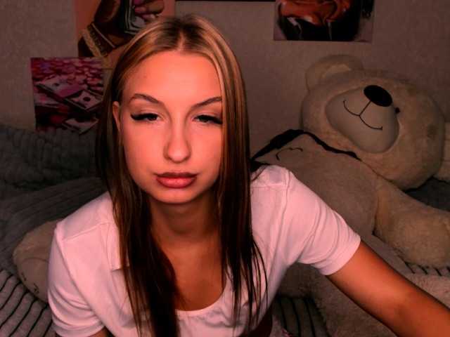 Emilliya live cam on BongaCams