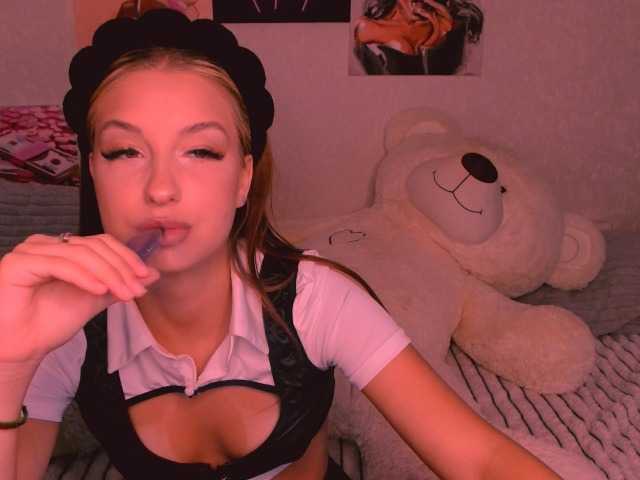 Emilliya live cam on BongaCams