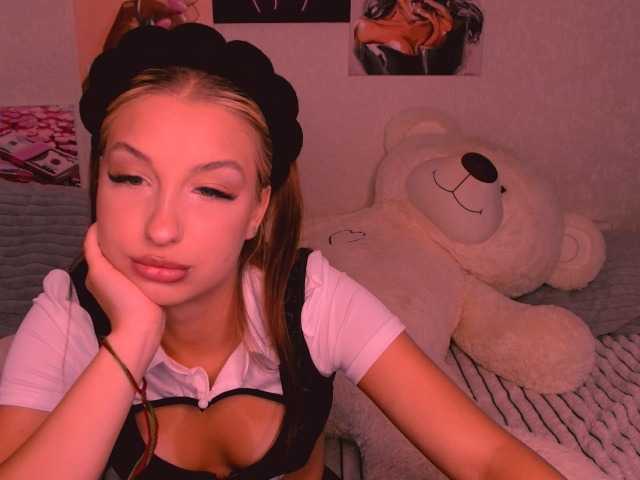 Emilliya live cam on BongaCams
