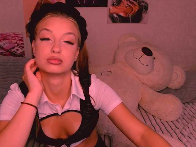 Emilliya live cam on BongaCams