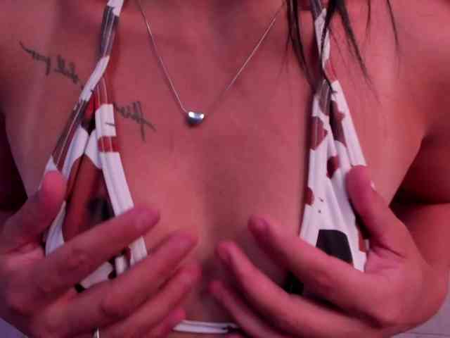 LeylaFoxxy webcam