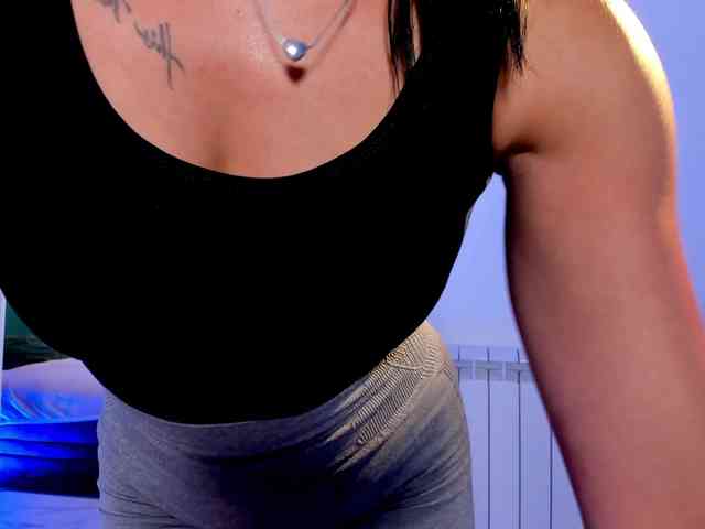 LeylaFoxxy webcam