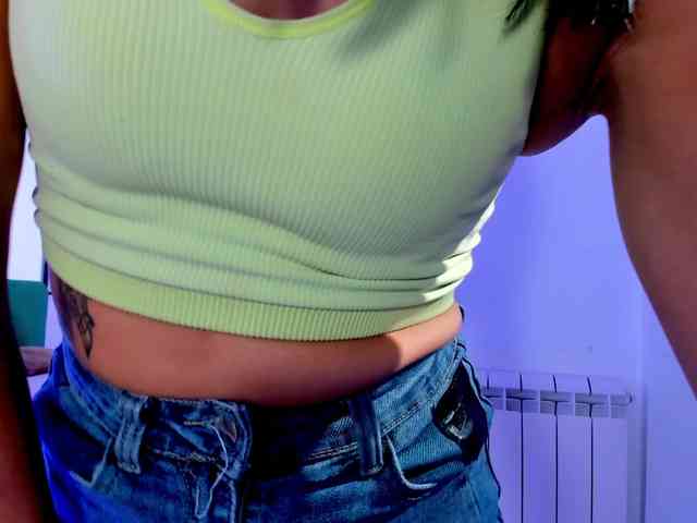 LeylaFoxxy webcam