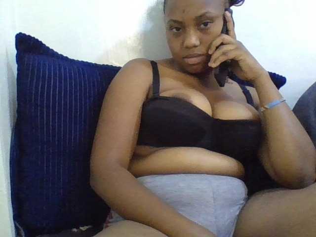 queenT live cam on 