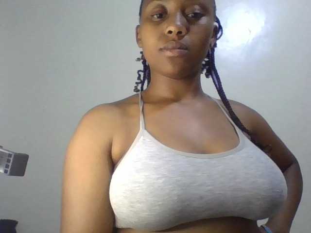 queenT live cam on BongaCams