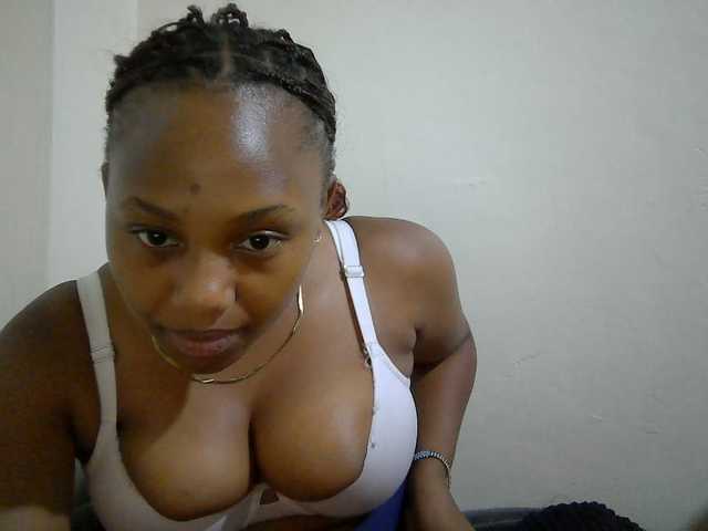 queenT live cam on BongaCams