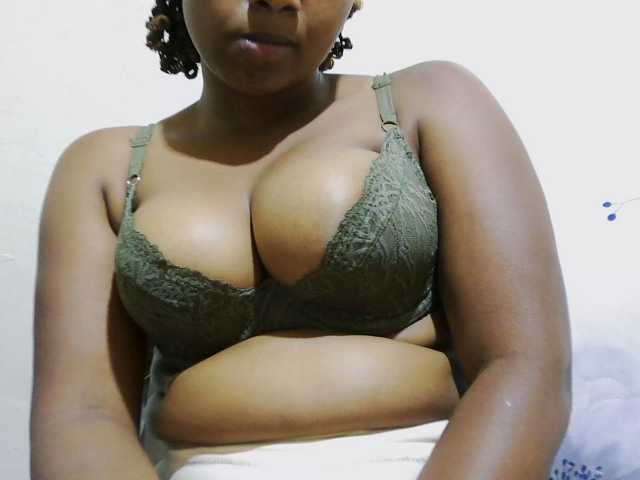queenT live cam on BongaCams