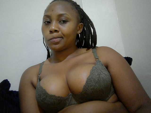 queenT live cam on BongaCams
