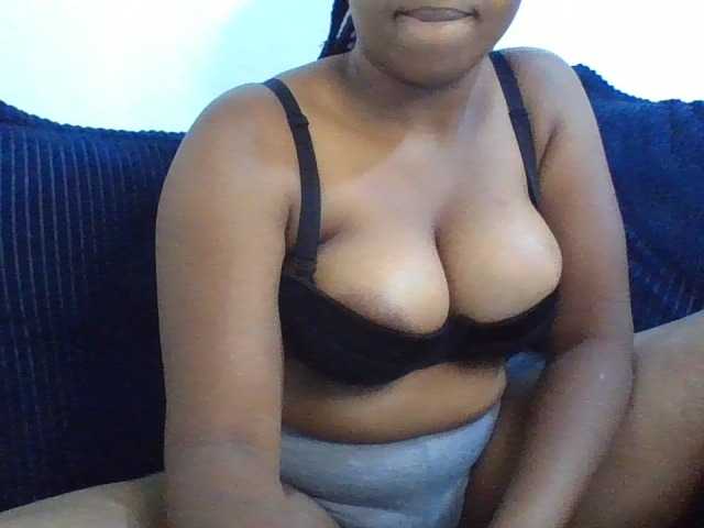 queenT live cam on 