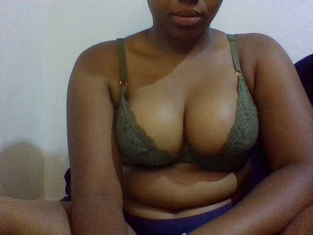 queenT live cam on BongaCams