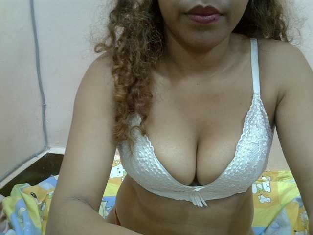 Aryah live cam on BongaCams