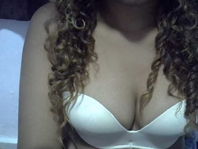 Aryah live cam on BongaCams