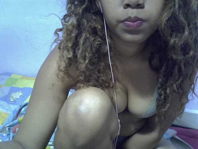 Aryah live cam on BongaCams