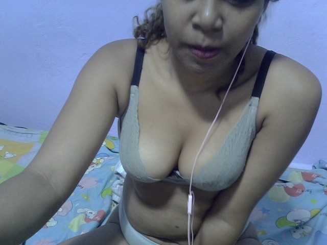 Aryah live cam on BongaCams