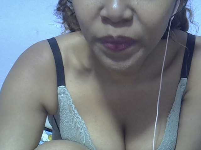 Aryah live cam on BongaCams