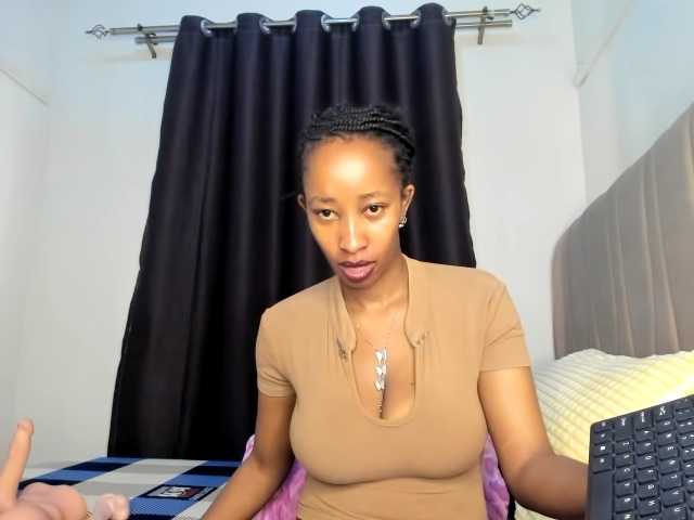 kinkylexi live cam on BongaCams