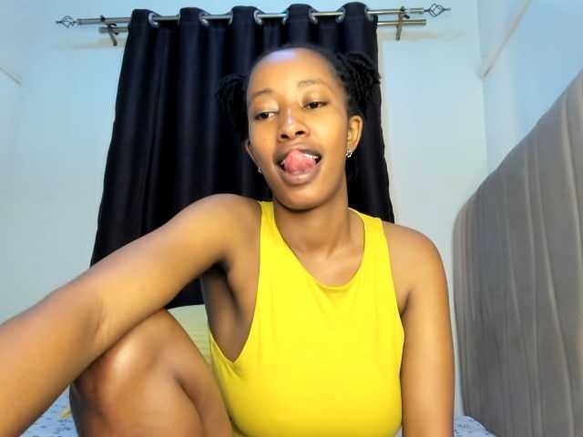 kinkylexi live cam on BongaCams