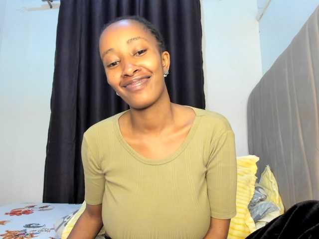 kinkylexi live cam on BongaCams