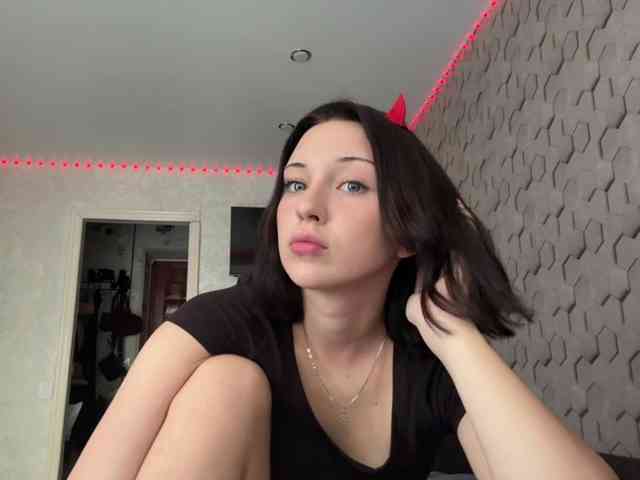 Kittycozy's cam show statistics and live stream