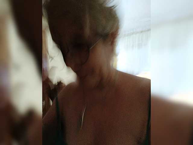 IrisMilano live cam on BongaCams