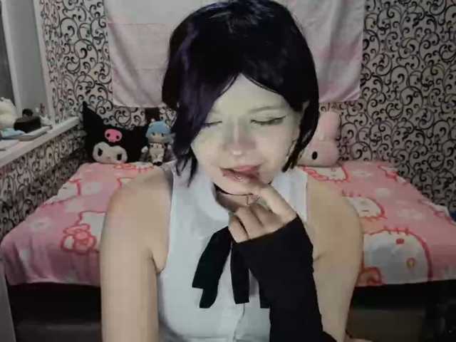 FrirenLovv live cam on BongaCams