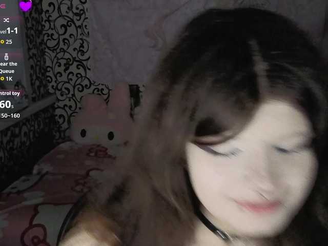 FrirenLovv live cam on BongaCams