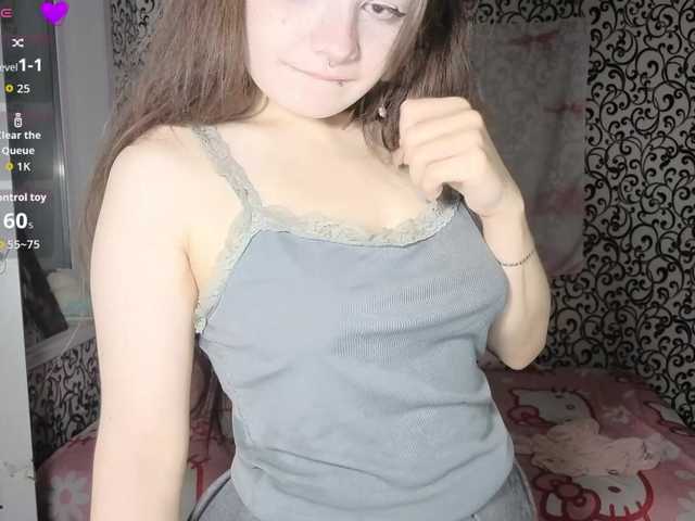 FrirenLovv live cam on BongaCams