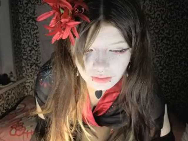 FrirenLovv live cam on BongaCams