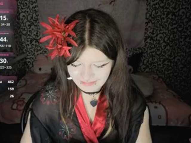 FrirenLovv live cam on BongaCams