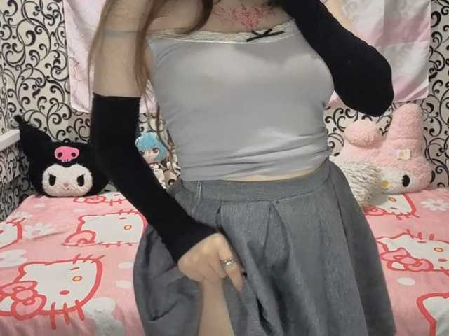 FrirenLovv live cam on BongaCams