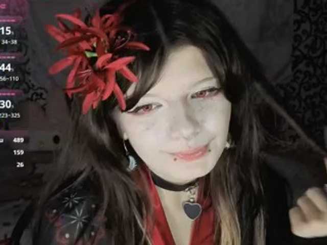 FrirenLovv live cam on BongaCams