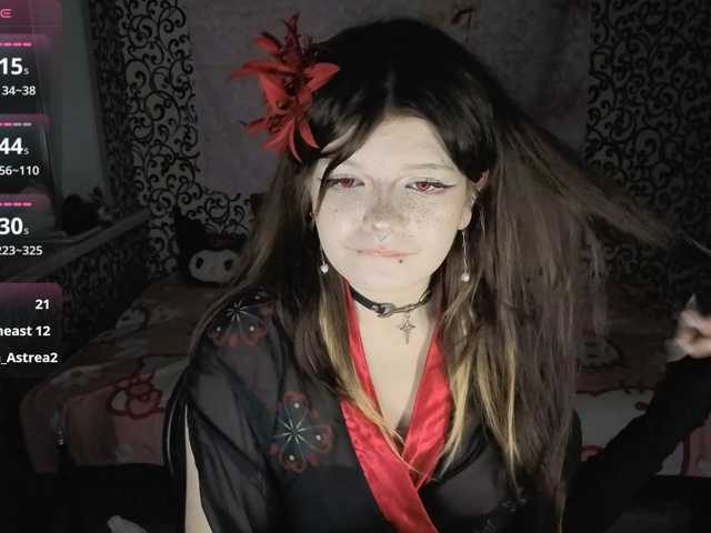 FrirenLovv live cam on BongaCams