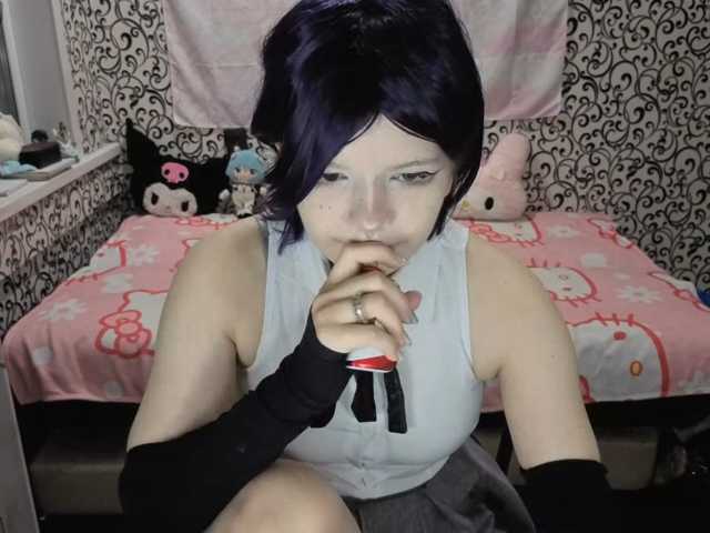FrirenLovv live cam on BongaCams