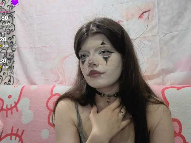 FrirenLovv live cam on BongaCams