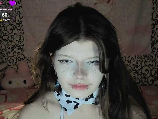FrirenLovv live cam on BongaCams