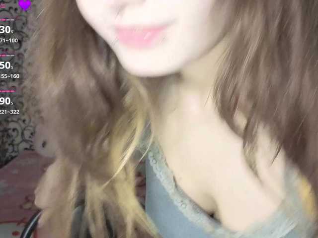 FrirenLovv live cam on BongaCams